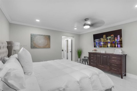 Villa ou maison à vendre à Hialeah, Floride: 3 chambres, 188.87 m2 № 2065004 - photo 25