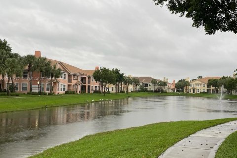 Condo in North Lauderdale, Florida, 3 bedrooms  № 2003392 - photo 2