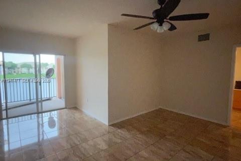 Condo in North Lauderdale, Florida, 3 bedrooms  № 2003392 - photo 6
