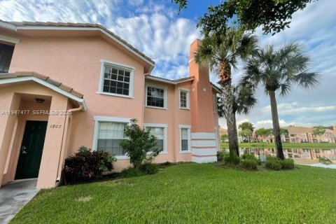 Condo in North Lauderdale, Florida, 3 bedrooms  № 2003392 - photo 4