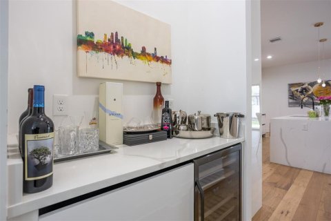 Villa ou maison à vendre à Tampa, Floride: 4 chambres, 239.32 m2 № 2354465 - photo 14