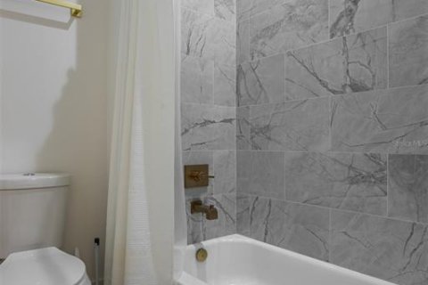Villa ou maison à vendre à Tampa, Floride: 4 chambres, 239.32 m2 № 2354465 - photo 27