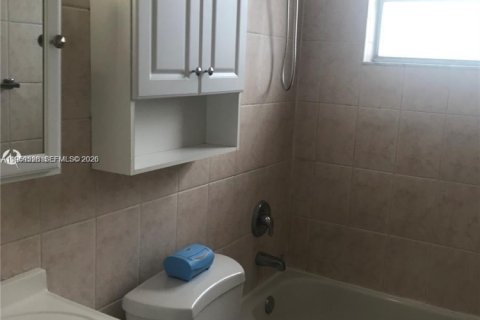 Copropriété à vendre à Hallandale Beach, Floride: 1 chambre, 53.7 m2 № 2023351 - photo 7