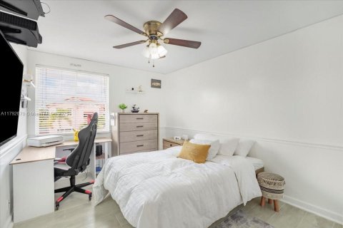 Купить виллу или дом в Маргит, Флорида 3 спальни, 175.21м2, № 1987920 - фото 16