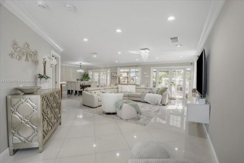 Купить виллу или дом в Маргит, Флорида 3 спальни, 175.21м2, № 1987920 - фото 2