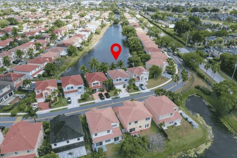 Купить виллу или дом в Маргит, Флорида 3 спальни, 175.21м2, № 1987920 - фото 26