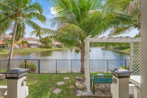 Купить виллу или дом в Маргит, Флорида 3 спальни, 175.21м2, № 1987920 - фото 24