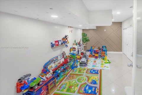 Купить виллу или дом в Маргит, Флорида 3 спальни, 175.21м2, № 1987920 - фото 18