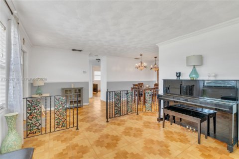 Купить виллу или дом в Пемброк-Пайнс, Флорида 4 спальни, 228.54м2, № 2082992 - фото 17