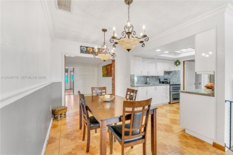 Купить виллу или дом в Пемброк-Пайнс, Флорида 4 спальни, 228.54м2, № 2082992 - фото 8