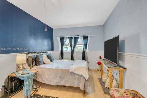 Купить виллу или дом в Пемброк-Пайнс, Флорида 4 спальни, 228.54м2, № 2082992 - фото 18