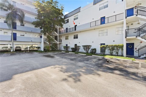 Condominio en venta en Plantation, Florida, 2 dormitorios, 94.76 m2 № 2152590 - foto 14