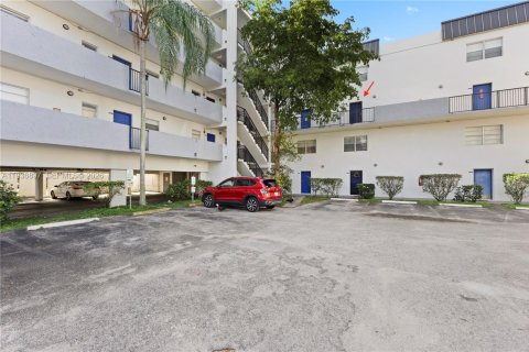 Condominio en venta en Plantation, Florida, 2 dormitorios, 94.76 m2 № 2152590 - foto 13