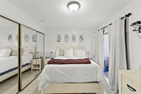 Condominio en venta en Plantation, Florida, 2 dormitorios, 94.76 m2 № 2152590 - foto 7
