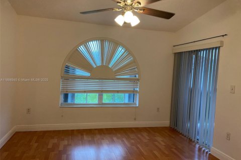 Copropriété à vendre à Miami, Floride: 2 chambres, 125.42 m2 № 1951006 - photo 9