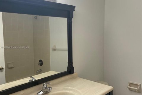 Copropriété à vendre à Miami, Floride: 2 chambres, 125.42 m2 № 1951006 - photo 10