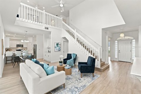 House in Orlando, Florida 6 bedrooms, 451.23 sq.m. № 2396326 - photo 16