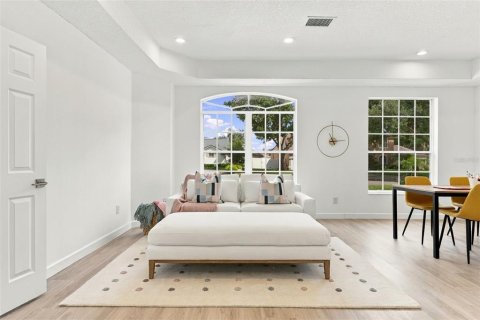 House in Orlando, Florida 6 bedrooms, 451.23 sq.m. № 2396326 - photo 11