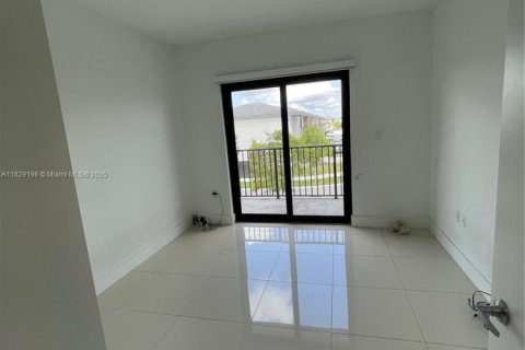 Casa en alquiler en Florida City, Florida, 5 dormitorios, 176.7 m2 № 1921047 - foto 17