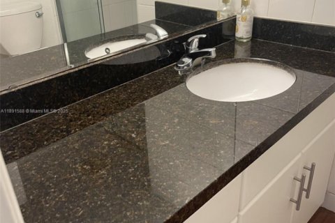 Copropriété à louer à Sunrise, Floride: 2 chambres, 78.97 m2 № 1943760 - photo 15