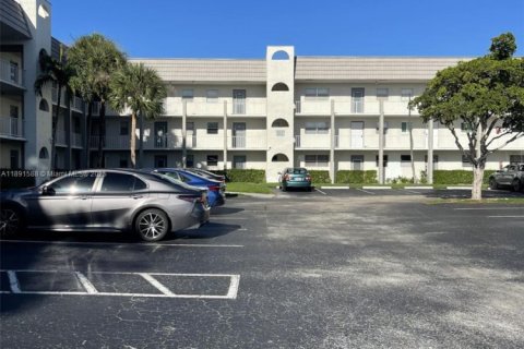 Copropriété à louer à Sunrise, Floride: 2 chambres, 78.97 m2 № 1943760 - photo 3