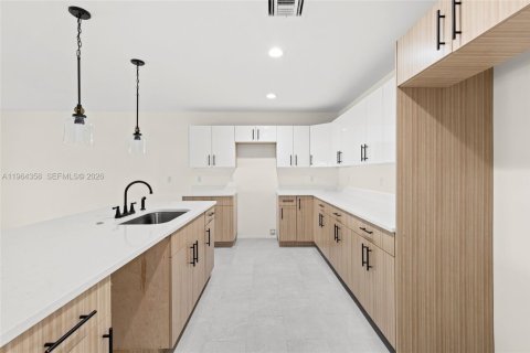 Купить виллу или дом в Порт-Сент-Луси, Флорида 4 спальни, 199.46м2, № 2027462 - фото 8