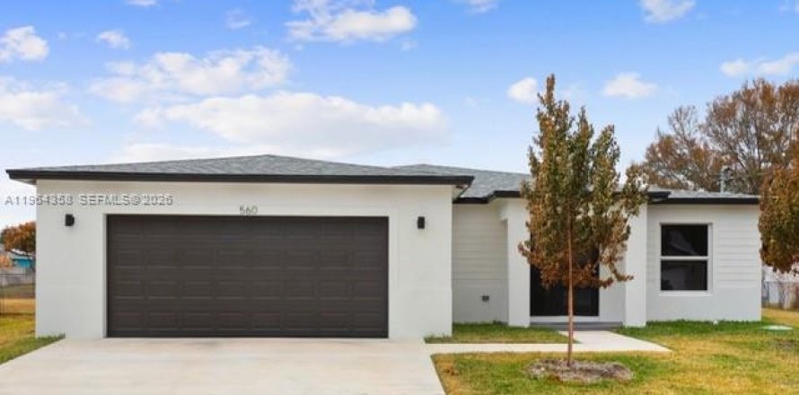 Дом в Порт-Сент-Луси, Флорида 4 спальни, 199.46м2 № 2027462