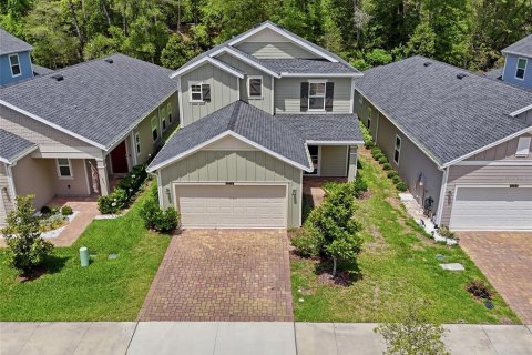 House in Gainesville, Florida 4 bedrooms, 194.72 sq.m. № 2098056