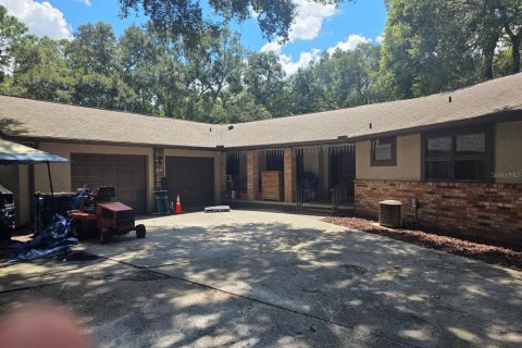 House in Webster, Florida 5 bedrooms, 241.55 sq.m. № 2354370