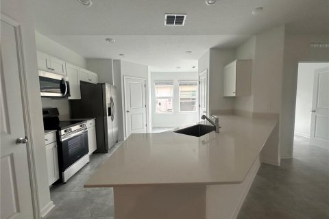Villa ou maison à louer à Haines City, Floride: 4 chambres, 193.24 m2 № 2352327 - photo 5