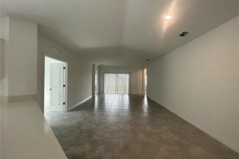Villa ou maison à louer à Haines City, Floride: 4 chambres, 193.24 m2 № 2352327 - photo 3