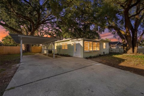 Villa ou maison à Tampa, Floride 3 chambres, 132.01 m2 № 2133359