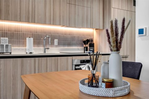 Copropriété à louer à Miami, Floride: 2 chambres № 2240678 - photo 12