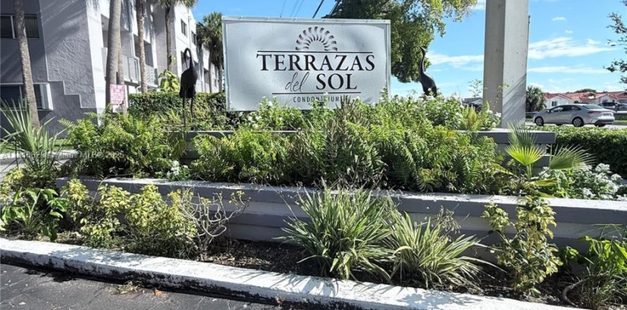 Condo à Hialeah, Floride, 3 chambres № 1846308
