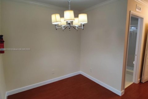 Снять в аренду кондоминиум в Пемброк-Пайнс, Флорида 2 спальни, 86.58м2, № 1948487 - фото 4