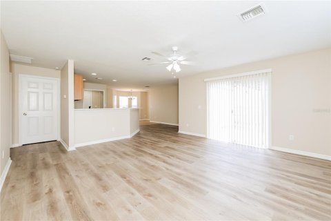Casa en alquiler en Poinciana, Florida, 3 dormitorios, 129.78 m2 № 2259335 - foto 2