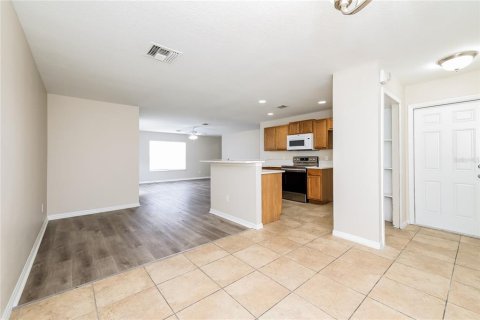 Casa en alquiler en Poinciana, Florida, 3 dormitorios, 129.78 m2 № 2259335 - foto 4