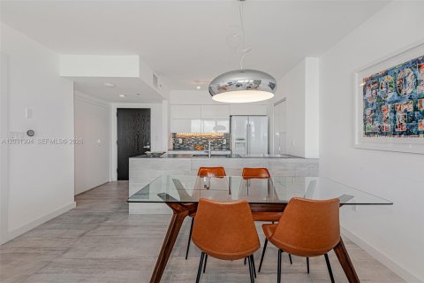Condo in Miami Beach, Florida, 1 bedroom № 2086354 - photo 9