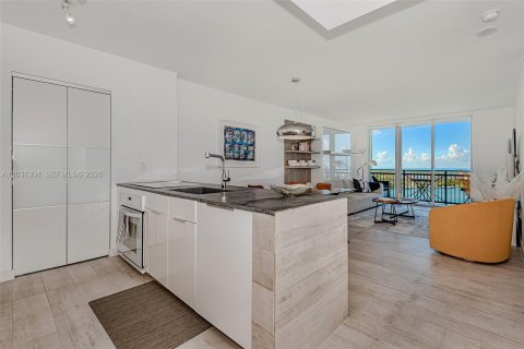 Condo in Miami Beach, Florida, 1 bedroom № 2086354 - photo 11