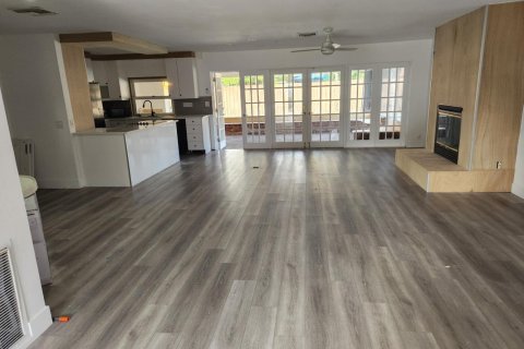 Снять в аренду виллу или дом в Форт-Лодердейл, Флорида 3 спальни, 181.72м2, № 871522 - фото 1