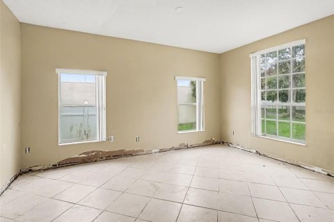 House in Apopka, Florida 5 bedrooms, 360.09 sq.m. № 2259137 - photo 8