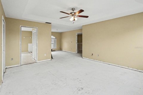 House in Apopka, Florida 5 bedrooms, 360.09 sq.m. № 2259137 - photo 11