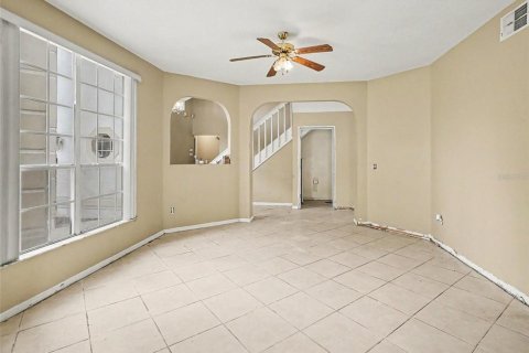 House in Apopka, Florida 5 bedrooms, 360.09 sq.m. № 2259137 - photo 17