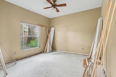 House in Apopka, Florida 5 bedrooms, 360.09 sq.m. № 2259137 - photo 9