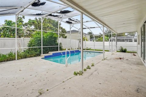 House in Apopka, Florida 5 bedrooms, 360.09 sq.m. № 2259137 - photo 27