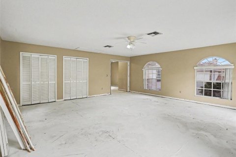 House in Apopka, Florida 5 bedrooms, 360.09 sq.m. № 2259137 - photo 21