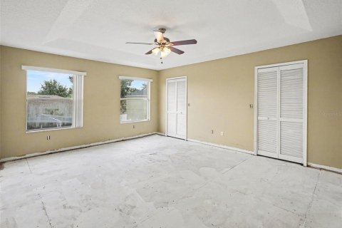 House in Apopka, Florida 5 bedrooms, 360.09 sq.m. № 2259137 - photo 19
