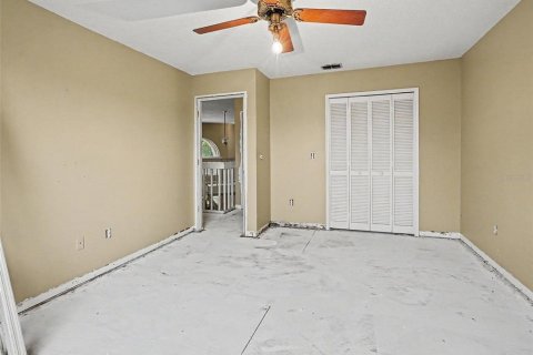 House in Apopka, Florida 5 bedrooms, 360.09 sq.m. № 2259137 - photo 15