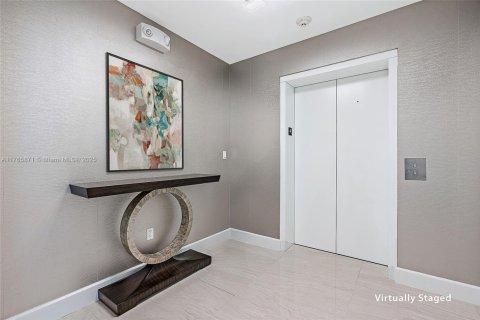 Condo in Palm Beach Gardens, Florida, 2 bedrooms  № 1867283 - photo 15