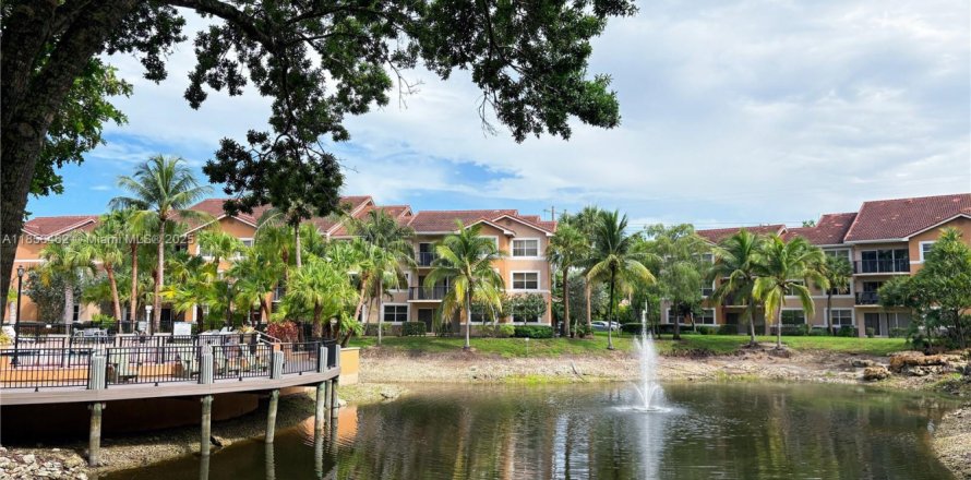 Condo à Coral Springs, Floride, 2 chambres № 1878855